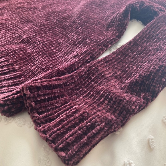 Dip XS Women’s or Girls Super Soft Knit Maroon Sweater - Picture 3 of 8
